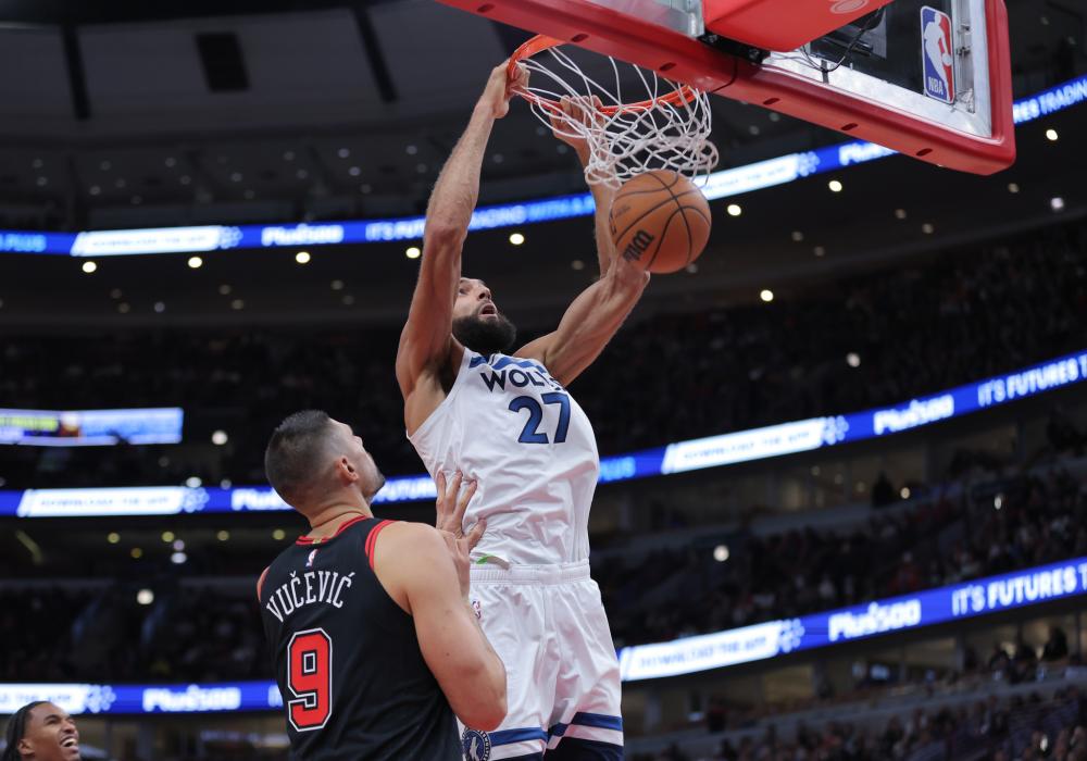 在场上的球 在场上的球